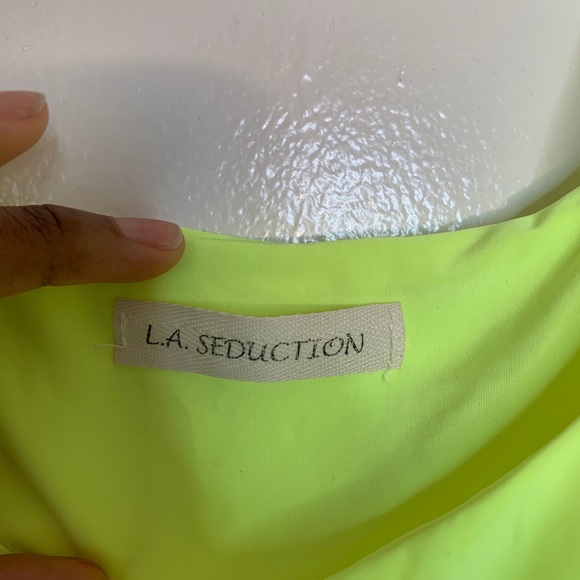 Neon crop top - Picture 2 of 2